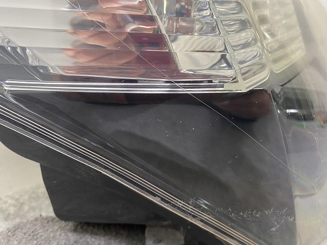 スペイド 140系/NSP140/NCP141/NCP145/NSP141 純正 右 ヘッドライト/ランプ レベライザーハロゲン 刻印B4 KOITO 52-260 トヨタ(145971)