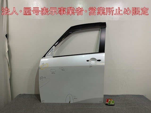 セレナ C28/NC28/FC28/FNC28 e-POWER/GC28/GFC28 純正 左 フロント ドア バイザー付 プリズムホワイト QBE 日産(145972)