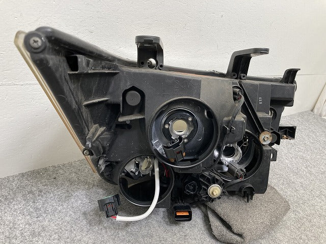 デリカD:5/D5 CV1W/CV2W/CV4W/CV5W 純正 左 ヘッドライト/ランプ キセノン HID レベライザー KOITO 100-87918 8301D297 三菱(145974)