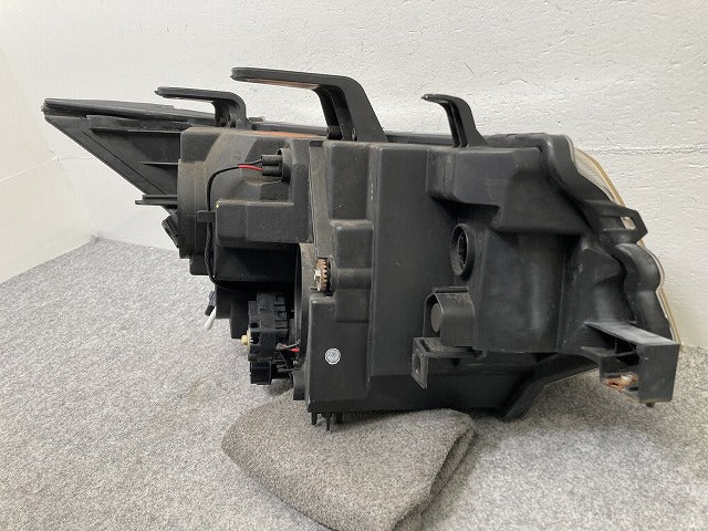 デリカD:5/D5 CV1W/CV2W/CV4W/CV5W 純正 左 ヘッドライト/ランプ キセノン HID レベライザー KOITO 100-87918 8301D297 三菱(145974)