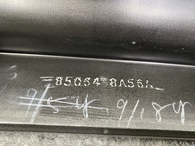 ノート/NOTE E12/NE12 e-POWER/HE12/SNE12 純正 後期 リア ガーニッシュ スポイラー 85064 8A56A シルバー メタリック 日産(145992)