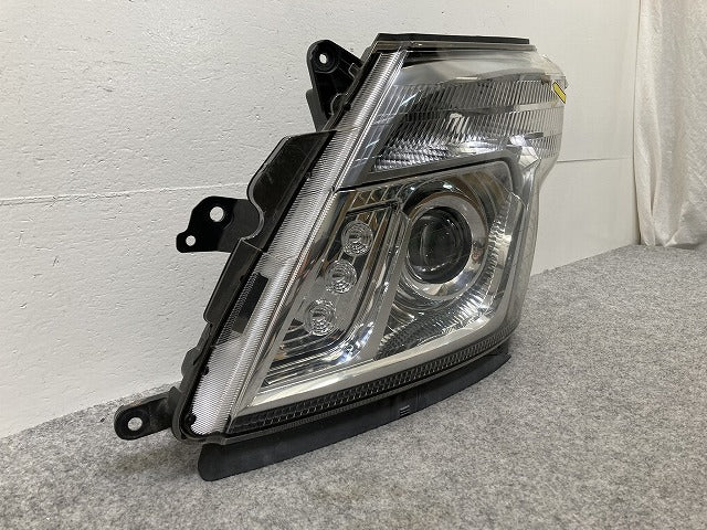 ダイナ/デュトロ U700/C700系(2t積系/ワイドキャブ) 左 ヘッドライト/ランプ レベライザーLED 刻印B KOITO 37-27 トヨタ(145995)