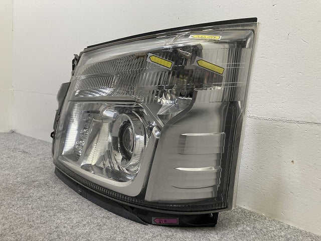 ダイナ/デュトロ U700/C700系(2t積系/ワイドキャブ) 左 ヘッドライト/ランプ レベライザーLED 刻印B KOITO 37-27 トヨタ(145995)