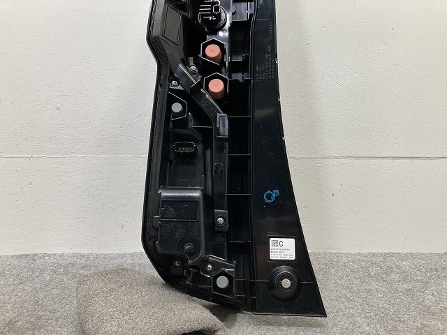 新品!N-BOX/NBOX Nボックス カスタム/JF3/JF4 純正 後期 右 テールランプ/ライト/レンズ LED D186 33501-TTA-J01 ブラック(146001)