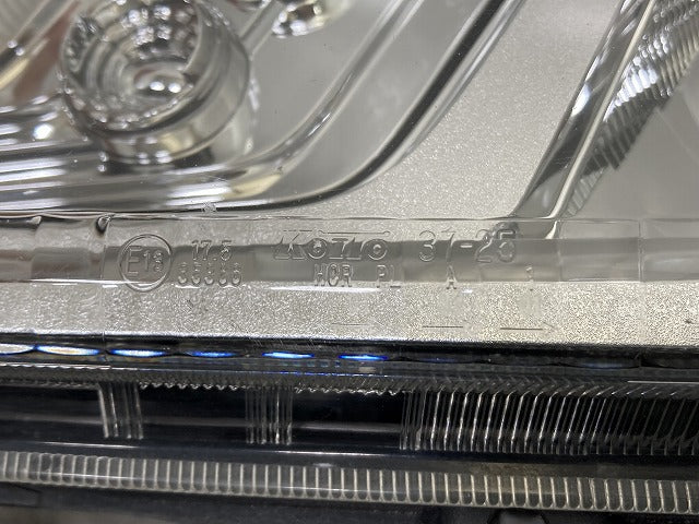 ダイナ/トヨエース/デュトロ/カムロード 平成23年7月~ 標準車 2t 純正 左 ヘッドライト/ランプ LED レベライザー 刻印オ 37-25(146005)