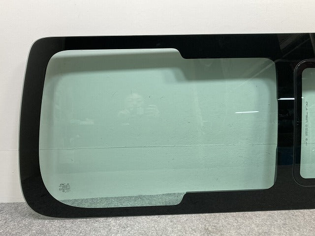 キャラバン NV350 E26 純正 右 ガラス クォーターガラス/ウィンドウ 小窓付き 43R-000071 日産(146008)