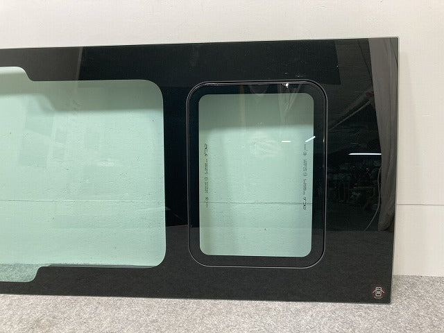キャラバン NV350 E26 純正 右 ガラス クォーターガラス/ウィンドウ 小窓付き 43R-000071 日産(146008)