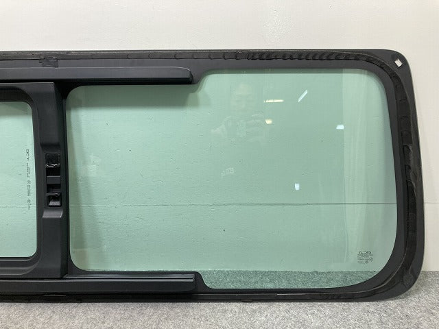キャラバン NV350 E26 純正 右 ガラス クォーターガラス/ウィンドウ 小窓付き 43R-000071 日産(146008)