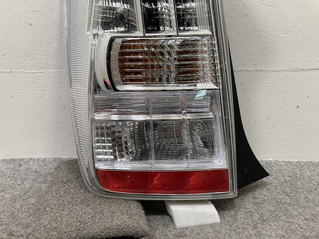 プリウス 30系/ZVW30 純正 前期 左 テールランプ/ライト/レンズ LED STANLEY 47-37 トヨタ(146015)