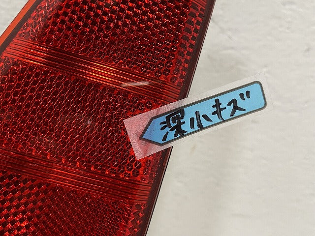 ヴォクシー/ノア 80系/ZRR80/ZRR85 ハイブリッド/ZWR80 純正 右 リア バンパー リフレクター 28-235 81910-28020 トヨタ(146018)