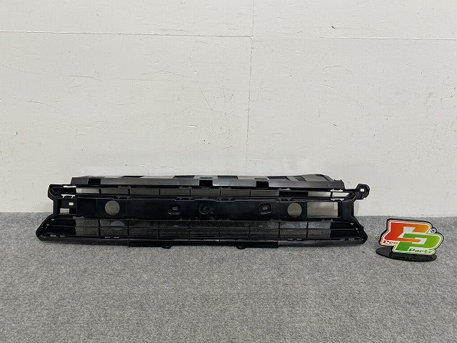 新車取り外し!フリード GT1/GT2/GT3/GT4/GT5/GT6/GT7/GT8 純正 フロント グリル カメラ穴付 ロアグリル 71211-33F-J0/J1 素地(146023)