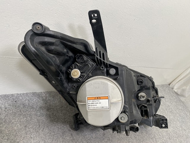 フリード GB3/GB4 純正 前期 左 ヘッドライト/ランプ キセノン HID 刻印N0 KOITO 100-22838 ホンダ(146028)