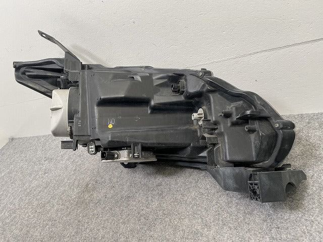フリード GB3/GB4 純正 前期 左 ヘッドライト/ランプ キセノン HID 刻印N0 KOITO 100-22838 ホンダ(146028)