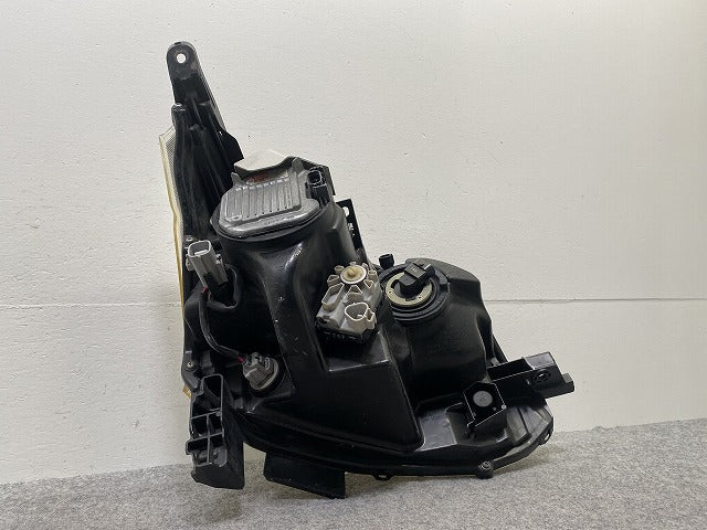 ムーヴ/ステラ カスタム/LA100S/LA110S/LA100F/LA110F 純正 前期 左 ヘッドライト/ランプ キセノン HID レベライザー 100-51060(146031)