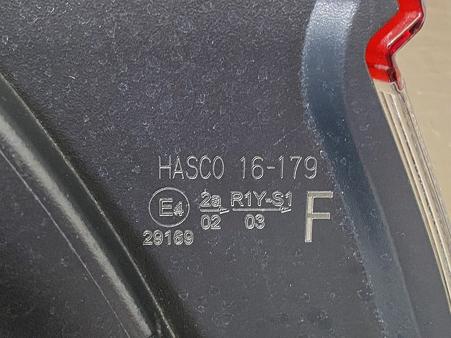カローラ クロス ZSG10/MXGA10/ZVG11/ZVG15/ZVG13/ZVG16 純正 右 テールランプ/ライト/レンズ LED 刻印F 16-179 81551-16700(146037)