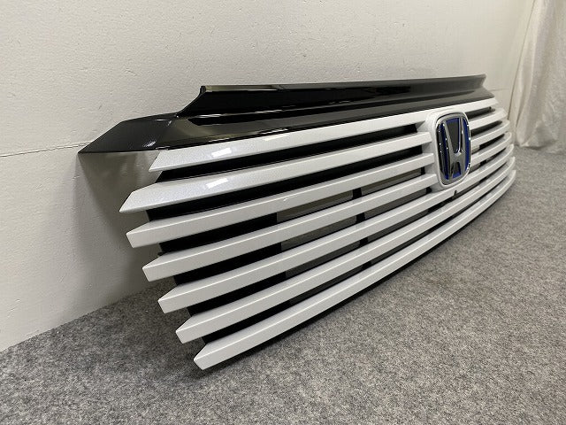 新車取り外し!ヴェゼル/VEZEL RV3/RV4/RV5/RV6 純正 後期 フロント グリル/ラジエーターグリル カメラ穴付 プラチナホワイトパール(146042)