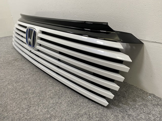 新車取り外し!ヴェゼル/VEZEL RV3/RV4/RV5/RV6 純正 後期 フロント グリル/ラジエーターグリル カメラ穴付 プラチナホワイトパール(146042)
