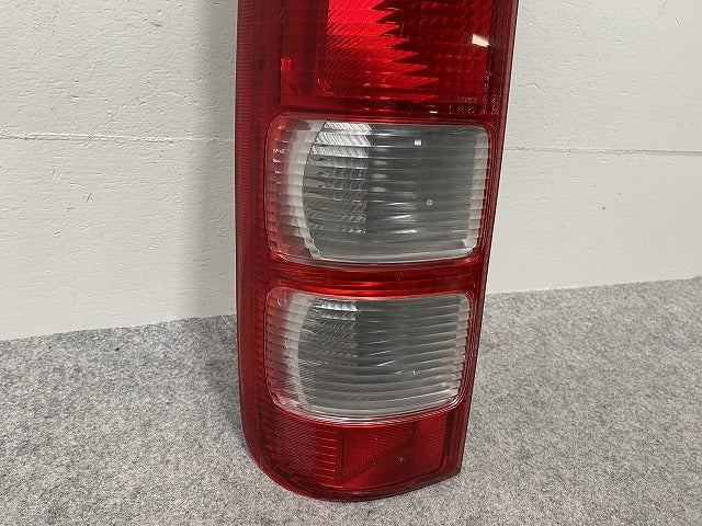 ハイエース/レジアスエース 200系 純正 前期 左 テールランプ/ライト/レンズ ハロゲン KOITO 26-120 トヨタ(146056)