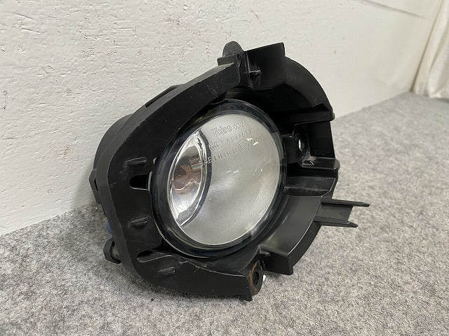 プリウス 30系/ZVW30 純正 前期 右 フォグランプ/フォグライト ハロゲン VALEO 0D-2/89210656 トヨタ(146080)