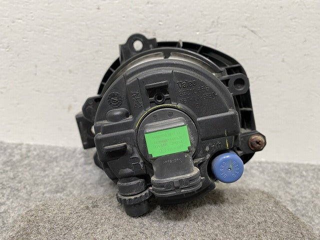 プリウス 30系/ZVW30 純正 前期 右 フォグランプ/フォグライト ハロゲン VALEO 0D-2/89210656 トヨタ(146080)