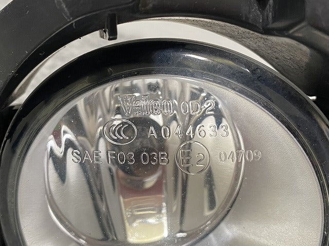 プリウス 30系/ZVW30 純正 前期 右 フォグランプ/フォグライト ハロゲン VALEO 0D-2/89210656 トヨタ(146080)