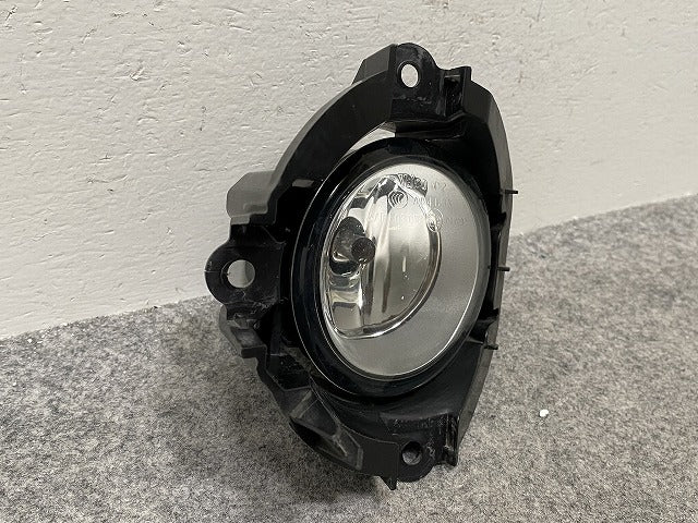 プリウス/アイシス 30系/ZVW30/ZGM10/15 純正 左 フォグランプ/フォグライト ハロゲン VALEO 0D-2/89210657 トヨタ(146081)