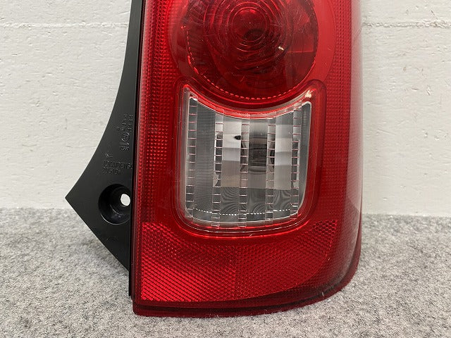 ミラ ココア L675S/L685S 純正 右 テールランプ/ライト/レンズ ハロゲン TOKAIDENSO 20510 ダイハツ(146085)