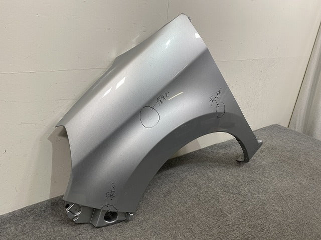 パッソ モーダ/ブーン シルク M700A/M710A/M700S/M710S 純正 左 フロント フェンダー 53812-B1250 ブライトシルバーメタリック(146092)
