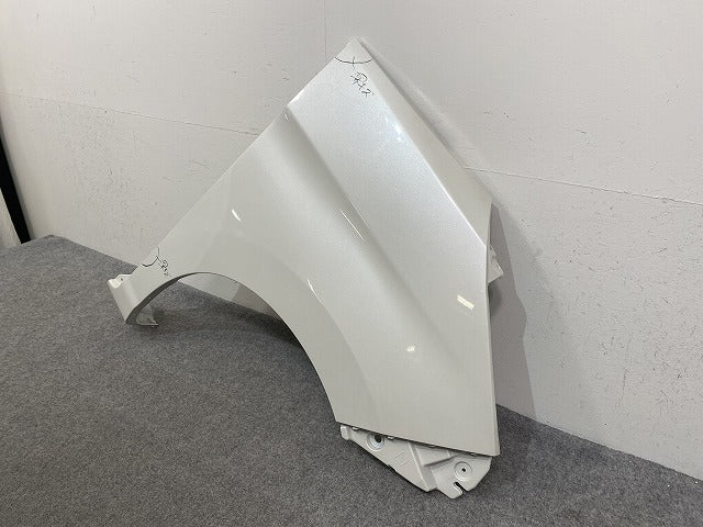 タンク M900A/M910A 純正 右 フロント フェンダー 53811-B1300/10 パールホワイトIII W24 トヨタ(146093)