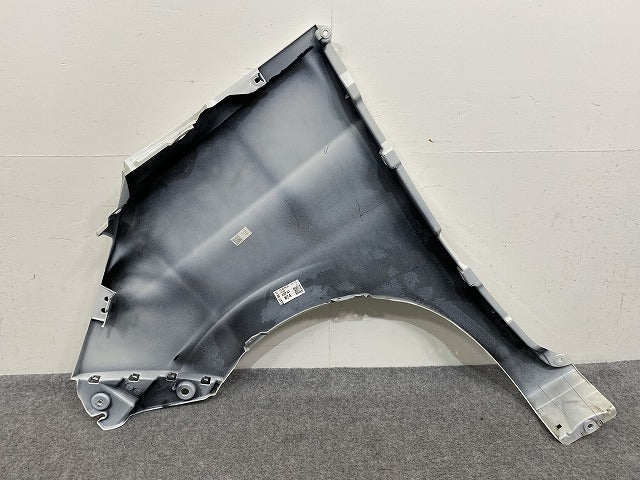 タンク M900A/M910A 純正 右 フロント フェンダー 53811-B1300/10 パールホワイトIII W24 トヨタ(146093)