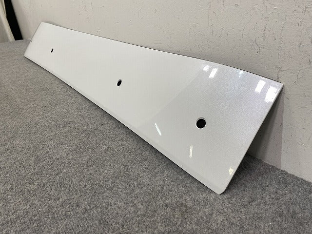 新品!ステップワゴン スパーダ/RP6/RP7/RP8 純正 リア ガーニッシュ 74895-3T0-J000 74895-3T0-J01ZE プラチナホワイトパール(146104)