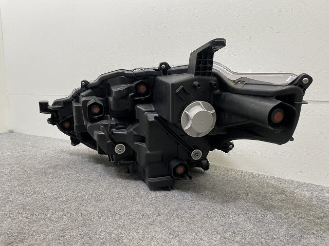 シエンタ MXPC10G ハイブリッド/MXPL10G/MXPL15G 純正 右 ヘッドライト/ランプ LED 刻印S1 KOITO 52-340 81145-52P10 トヨタ(146141)
