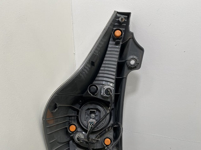 アクア/AQUA NHP10 純正 前期 右 テールランプ/ライト/レンズ LED 刻印Z STANLEY 52-252 トヨタ(146146)