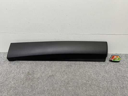 新車取り外し!クラウン クロスオーバー AZSH35 RS/TZSH35 純正 右 リア ドア サイドパネル /アンダーパネル 75077-30030 素地(146164)