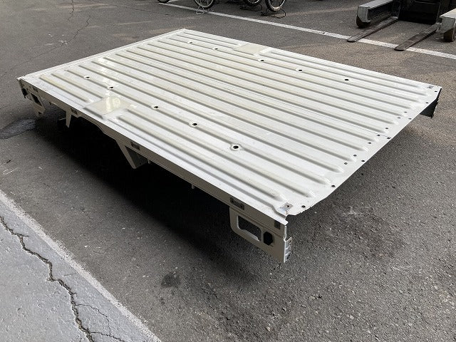 新車取り外し!グランマックス トラック S403P 純正  平ボディ/荷台 寸法約タテ1700×ヨコ2490×高さ300(mm) ホワイト ソリッド(146175)