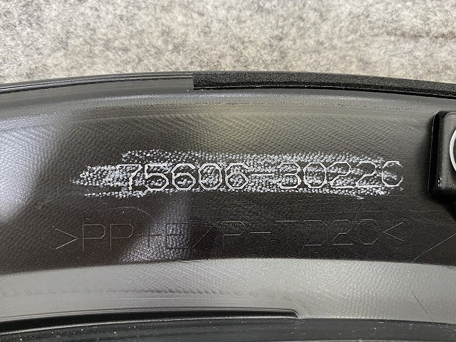新品!クラウン クロスオーバー AZSH36W 純正 左 リア フェンダーアーチモール/オーバーフェンダー 75606-30220 ブラック(146176)