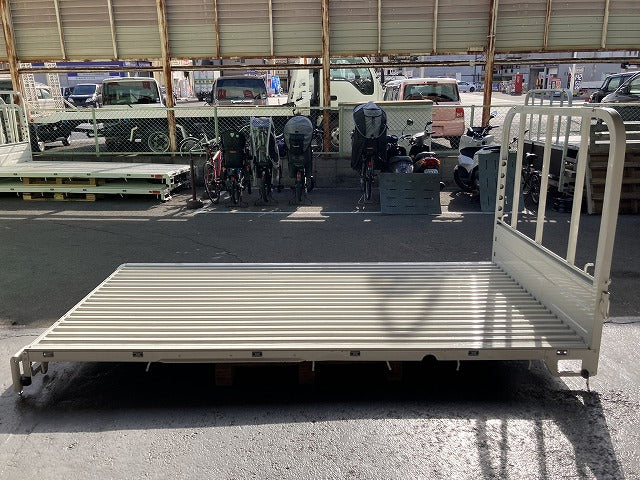 新車取り外し!ダイナ/トヨエース/デュトロ 平成23年7月~ワイド 純正  Wキャブ/ダブルキャブ 純正 平ボディ/荷台 ホワイト(146188)