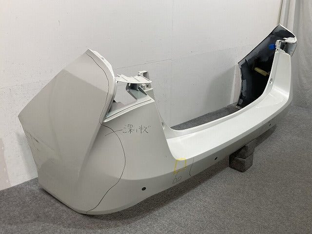 プリウス 50系/ZVW50/ZVW51/ZVW55 純正 後期 リア バンパー 52159-47300 ホワイトパールクリスタルシャイン 070 トヨタ(146189)
