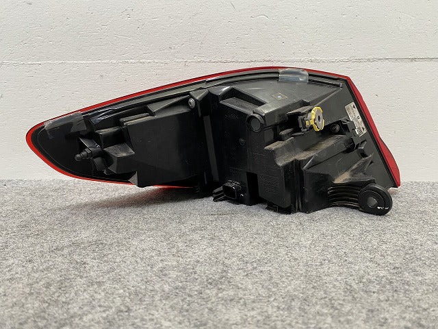 1シリーズ F40 純正 右 テールランプ/ライト/レンズ LED BMW(146207)