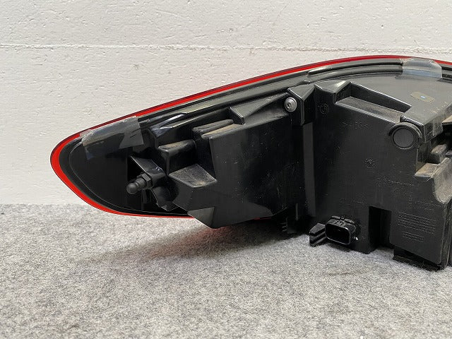 1シリーズ F40 純正 右 テールランプ/ライト/レンズ LED BMW(146207)