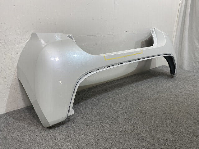 ヤリス KSP210/MXPA10/MXPA15/MXPH10/MXPH15 MXPH14/MXPH17 純正 リア バンパー 52159-K0010/20/30/50 プラチナホワイト(146222)
