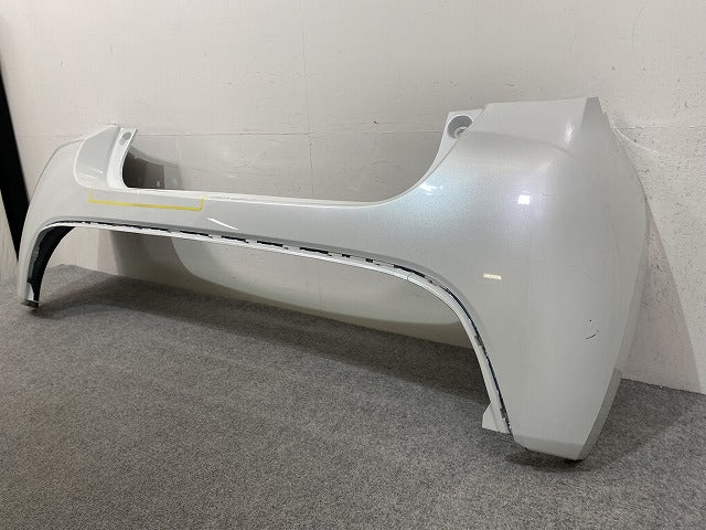 ヤリス KSP210/MXPA10/MXPA15/MXPH10/MXPH15 MXPH14/MXPH17 純正 リア バンパー 52159-K0010/20/30/50 プラチナホワイト(146222)