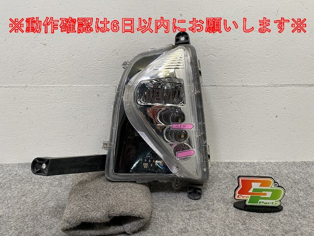 プリウス 50系/ZVW50/ZVW51/ZVW55 純正 前期 左 フォグランプ/フォグライト LED KOITO 47-83 トヨタ(146253)
