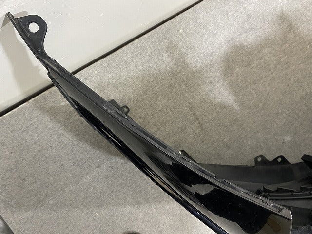 プリウス 50系/ZVW50/ZVW51/ZVW55 純正 前期 フロント バンパー スポイラーグリル付 52119-47700 アティチュードブラックマイカ(146255)