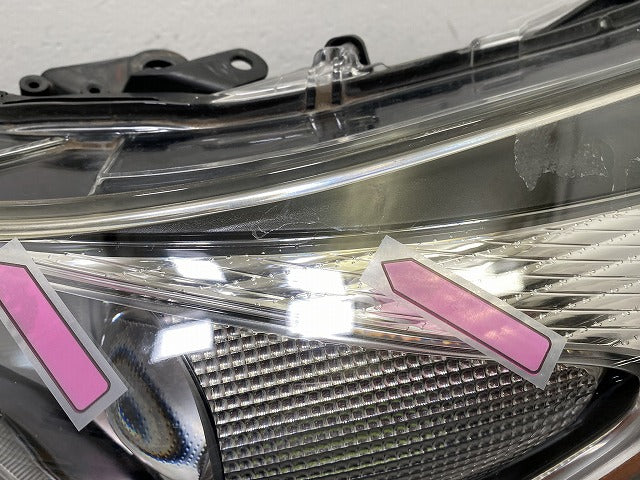 プリウス 50系/ZVW50/ZVW51/ZVW55 純正 前期 左 ヘッドライト/ランプ LED 刻印C3 KOITO 47-75 81185-47691 トヨタ(146257)