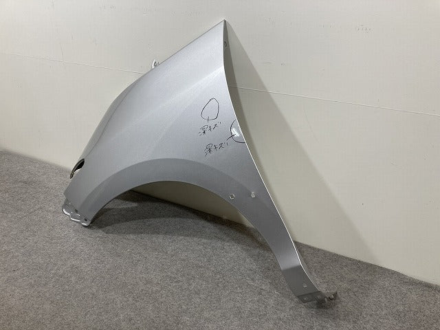 エスティマ アエラス 50系/ACR50W/ACR55W/GSR50W/GSR55W 純正 左 フロント フェンダー シルバー メタリック トヨタ(146260)