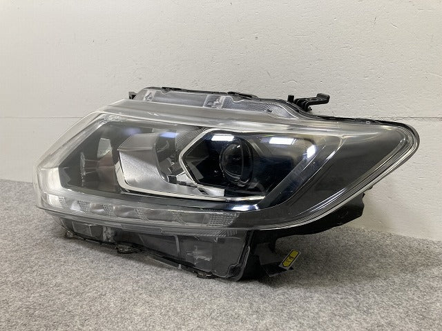 エクストレイル/X-TRAIL T32/NT32/HT32/HNT32 純正 前期 左 ヘッドライト/ランプ LED レベライザー 刻印F 100-17942 26075-4CA6D(146299)