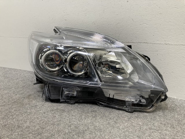 ジャンク!プリウス 30系/ZVW30 純正 右 ヘッドライト/ランプ レベライザーLED 刻印サ KOITO 47-49 トヨタ(146300)