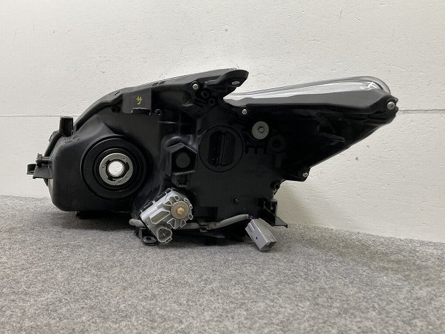 ジャンク!プリウス 30系/ZVW30 純正 右 ヘッドライト/ランプ レベライザーLED 刻印サ KOITO 47-49 トヨタ(146300)