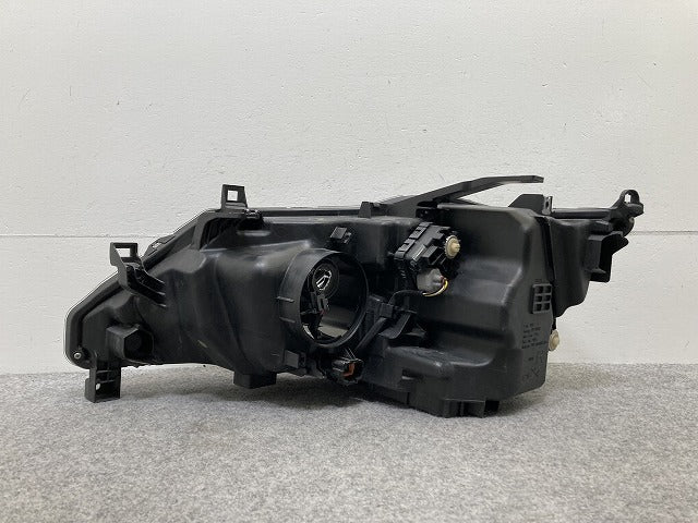 セレナ/ハイウェイスター C27/GFC27/GFNC27/HFC27 純正 前期 右 ヘッドライト/ランプ LED レベライザー 刻印Z KOITO 100-23721(146308)